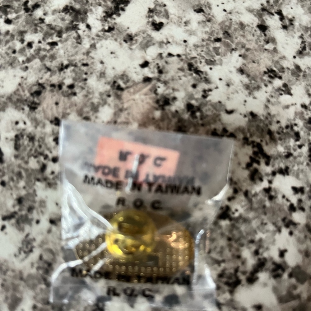 Batman pin bundle - Picture 2 of 8